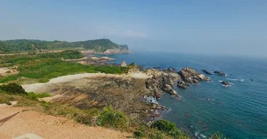 Bãi đá Móng Rồng