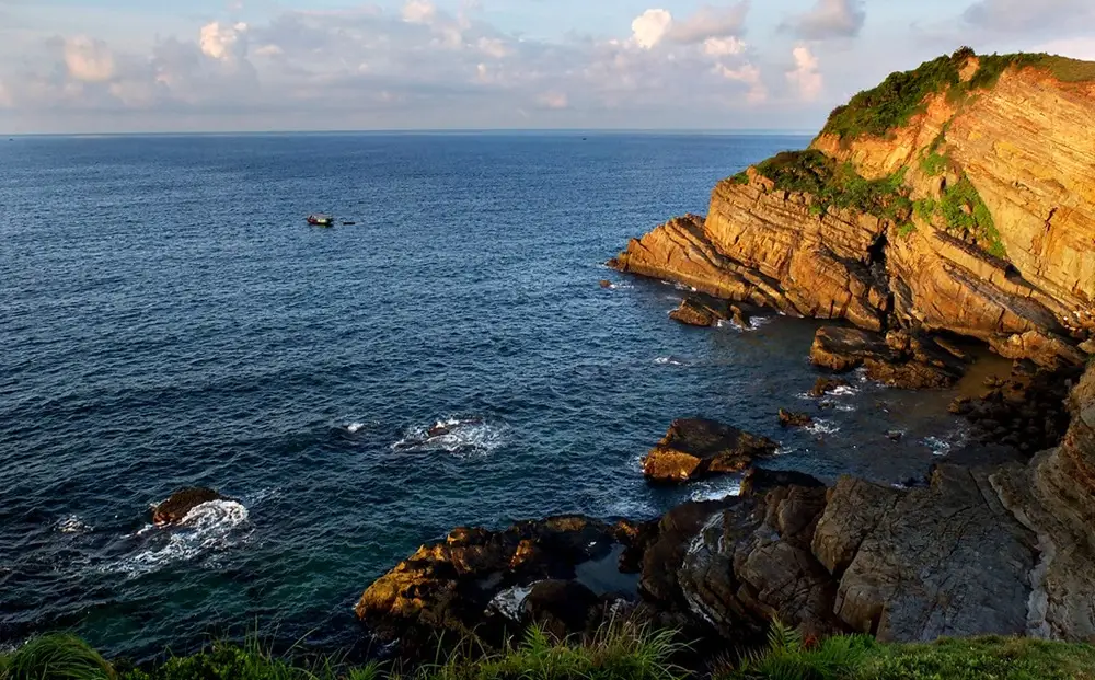 Bãi đá Cầu Mỵ