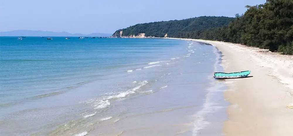 Bãi tắm Tình Yêu Cô Tô