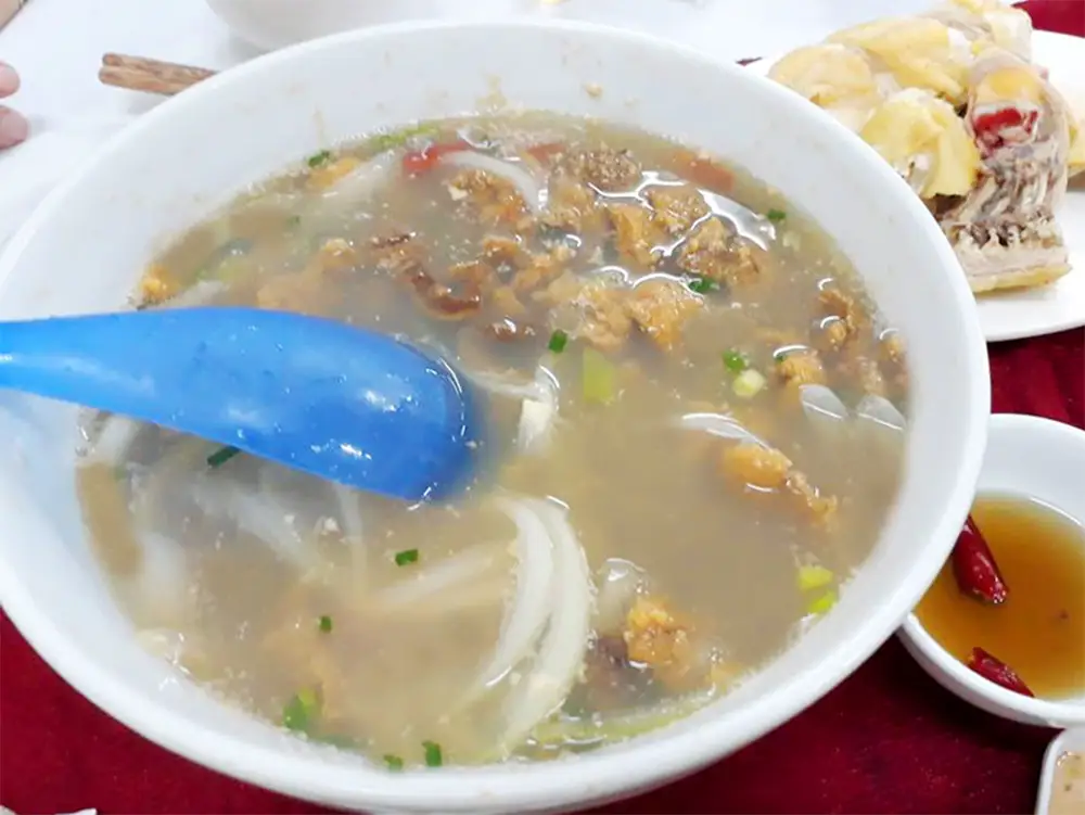 Mát bổ món canh cầu gai Cô Tô